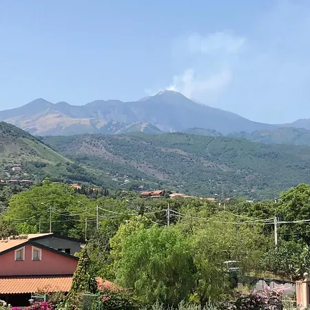 Oda ve Kahvaltı Carolea 3*
