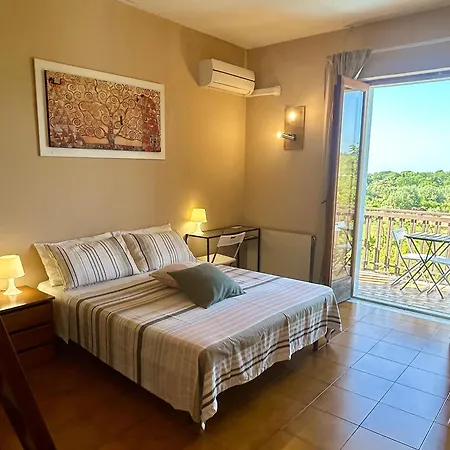 Oda ve Kahvaltı Carolea