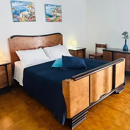 Oda ve Kahvaltı Carolea Acireale