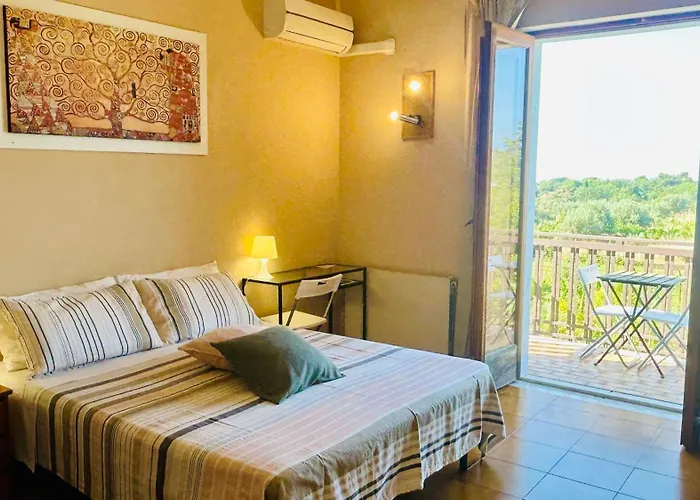Carolea Bed & Breakfast 3*